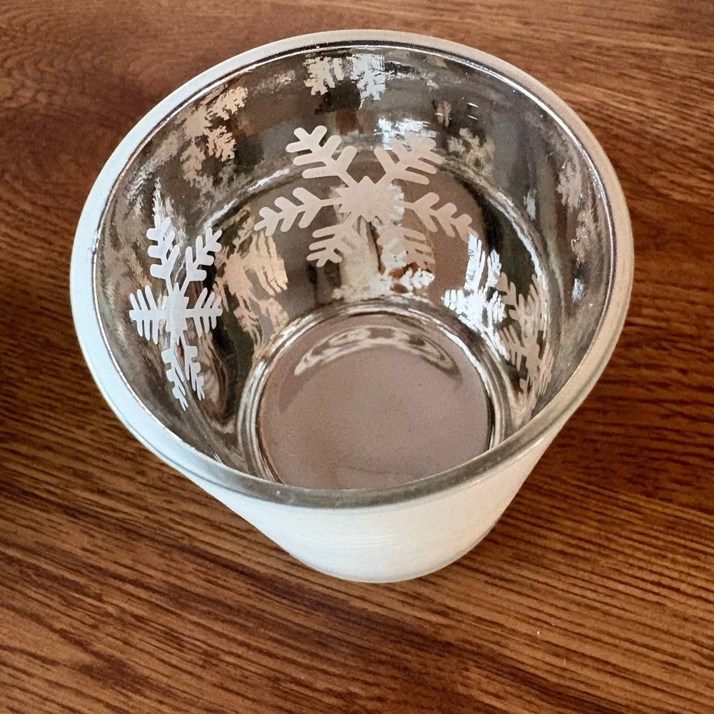Vintage New Slatkin & Co. Set of 3 Etched Glass Holiday Tealight Holders